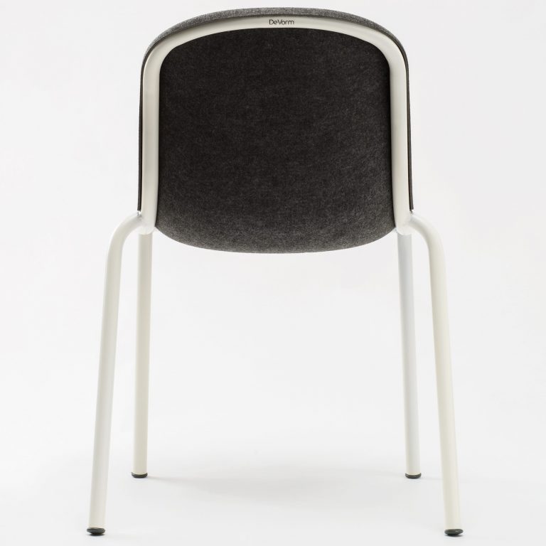Achterzijde LJ 2 stoel gemaakt van duurzame materialen