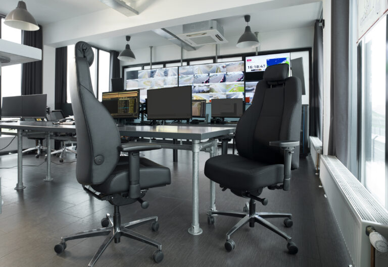 24 uur stoelen in gebruik in een controlekamer