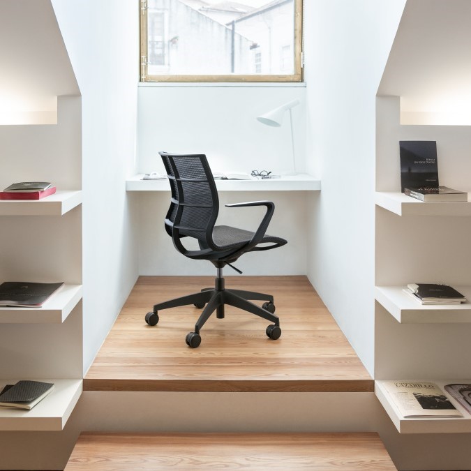Maak je thuiswerkplek compleet met deze bureaustoel die past in elk interieur